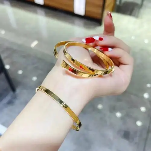 2021年最后12天精品黄金仿卡贵妃手镯